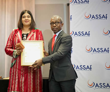 Dr Leane Ramsoomar (on behalf of Prof Rachel Jewkes) and Prof Thokozani Majozi, ASSAf President