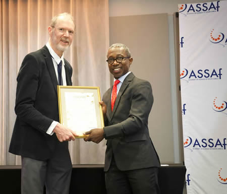 Professor Crick Lund and Thokozani Majozi, President of ASSAf